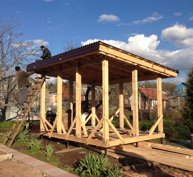 Монтаж винтовых свай под беседку в Обнинске